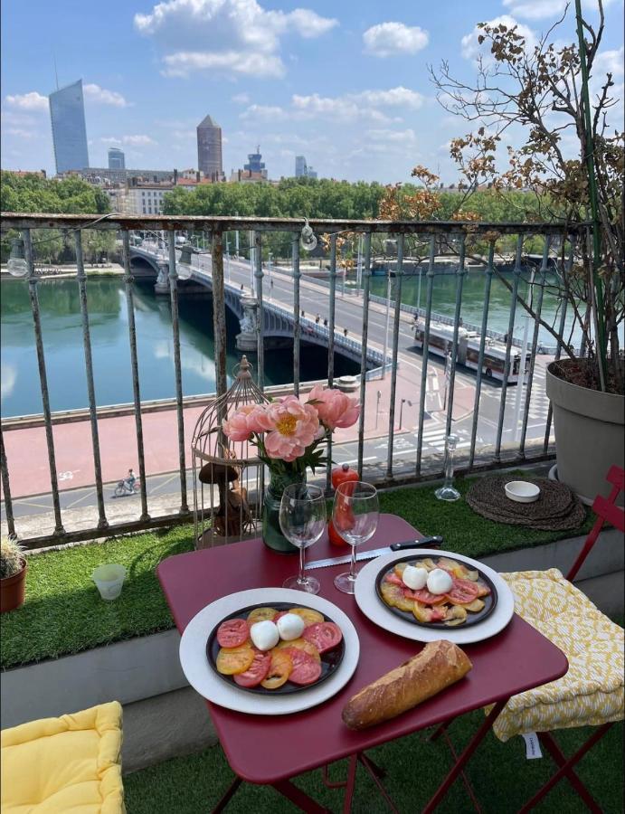 Coeur De Lyon Avec Terrasse Et Jacuzzi Apartment Exterior photo